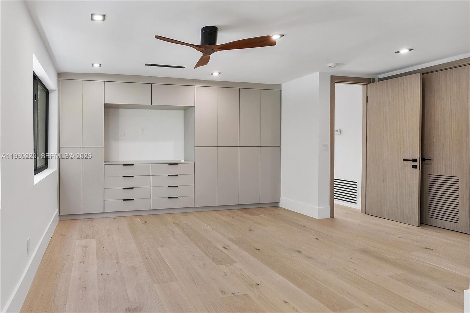 5820 SW 33rd Ln Hollywood, FL 33312