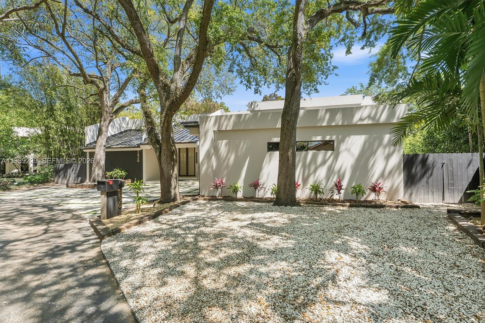 5820 SW 33rd Ln Hollywood, FL 33312