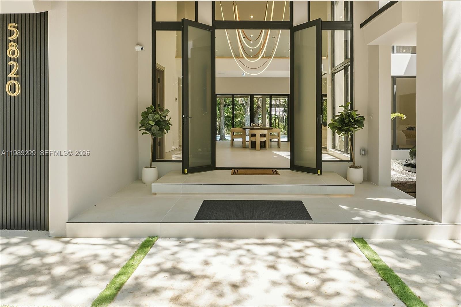 5820 SW 33rd Ln Hollywood, FL 33312