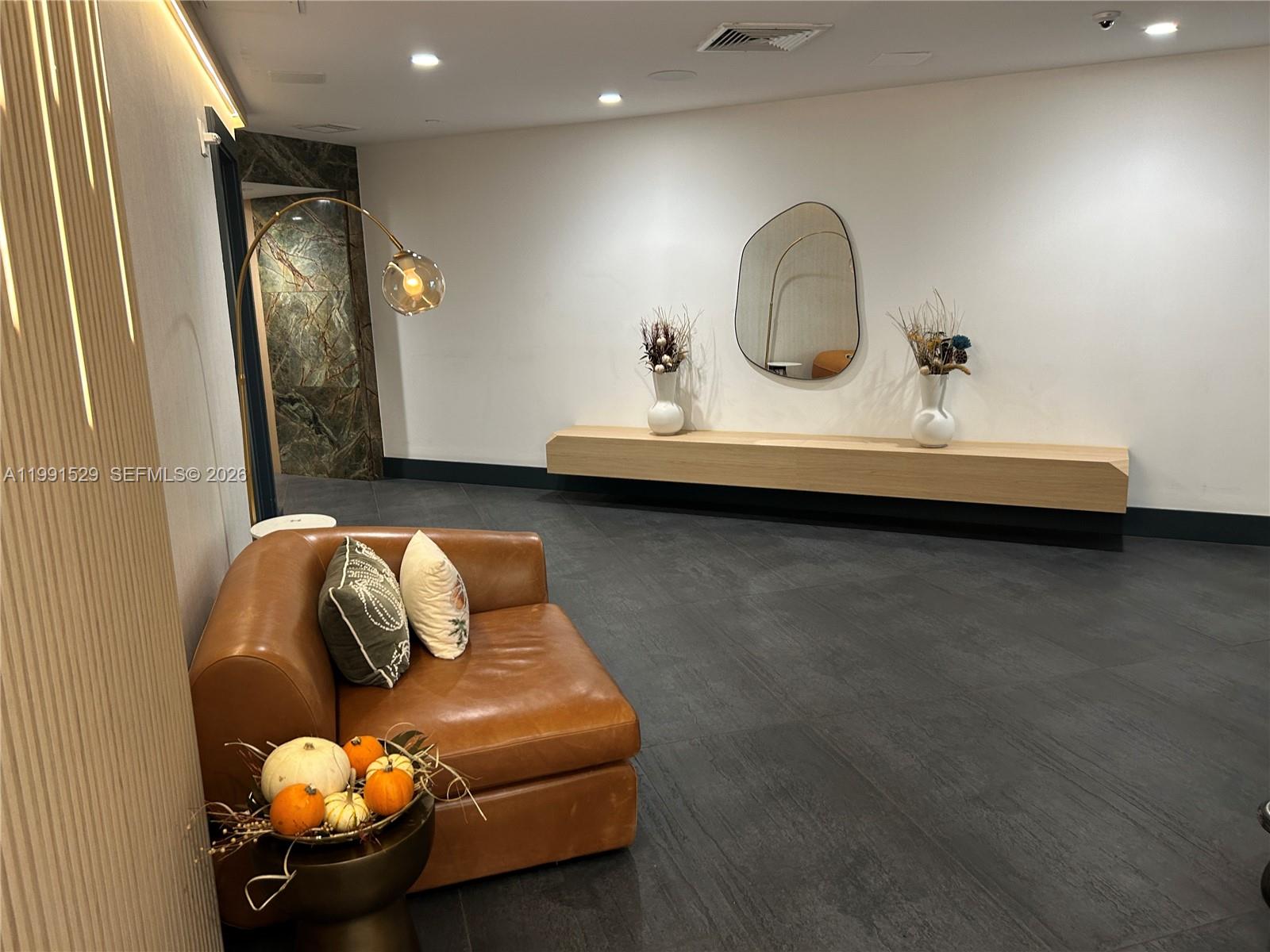 90 SW 3rd St #3610 Miami, FL 33130