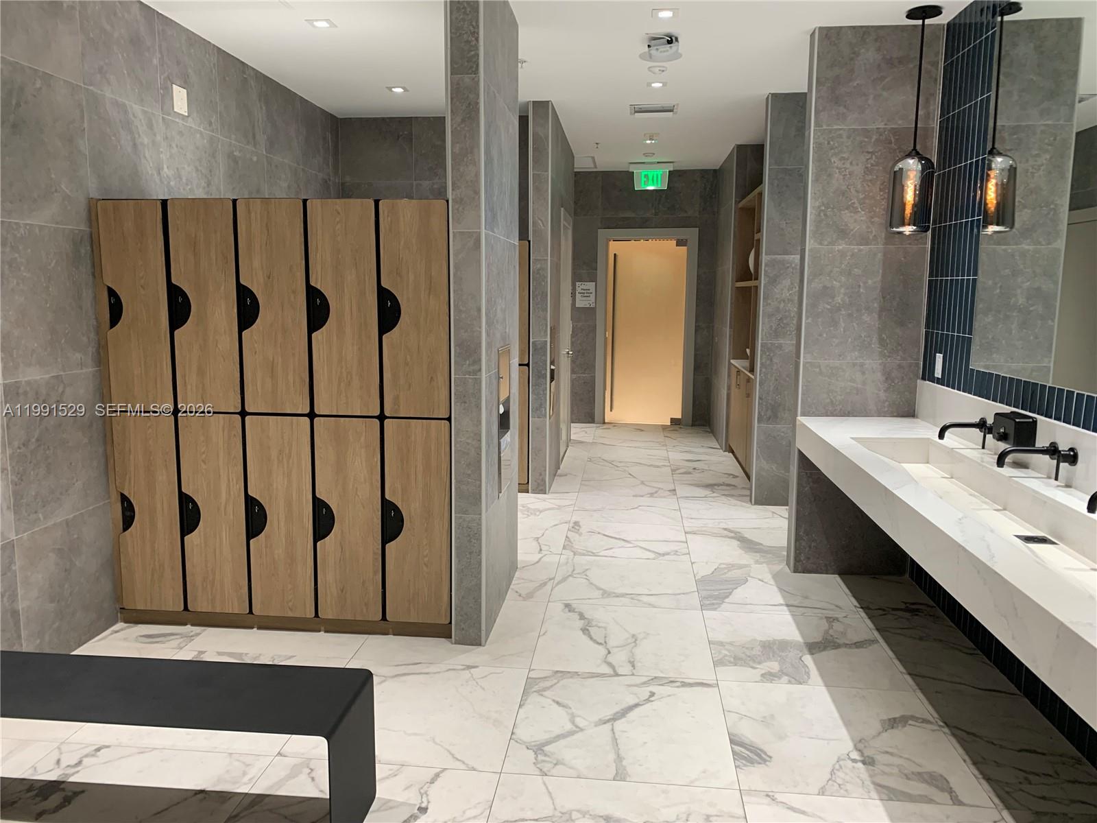 90 SW 3rd St #3610 Miami, FL 33130