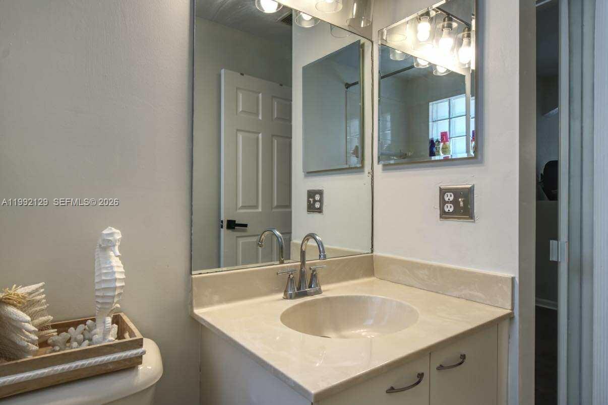 15856 NW 12th Ct Pembroke Pines, FL 33028