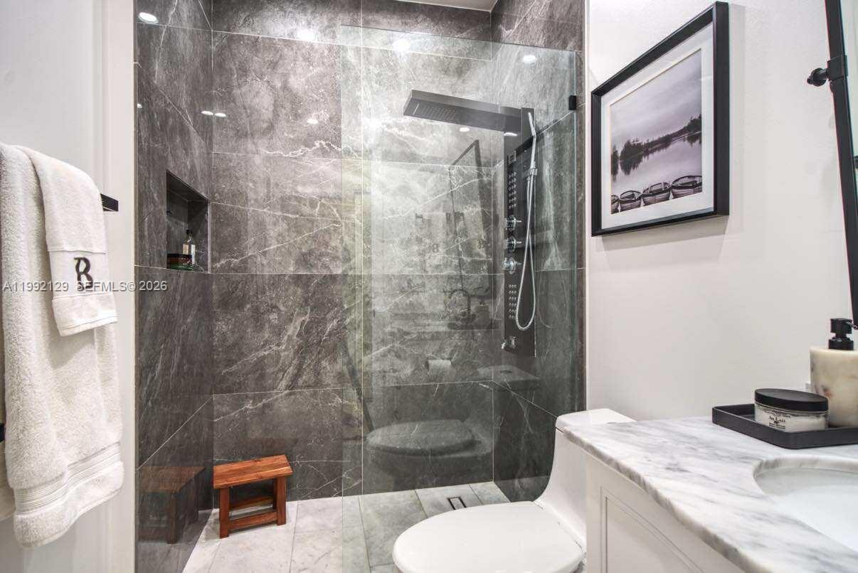 15856 NW 12th Ct Pembroke Pines, FL 33028