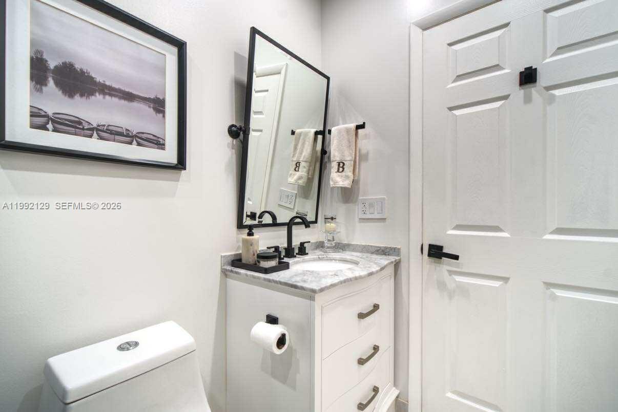 15856 NW 12th Ct Pembroke Pines, FL 33028