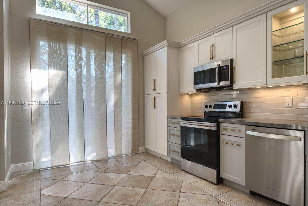 15856 NW 12th Ct Pembroke Pines, FL 33028