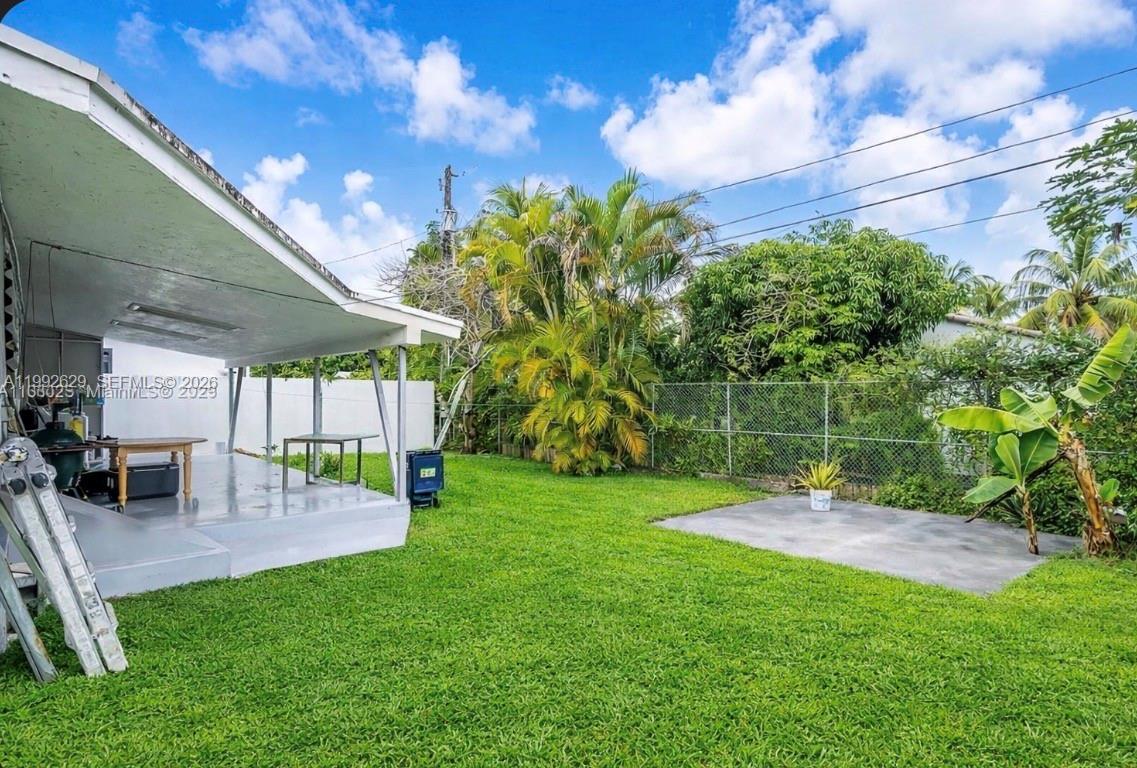 2145 SW 26th St Miami, FL 33133