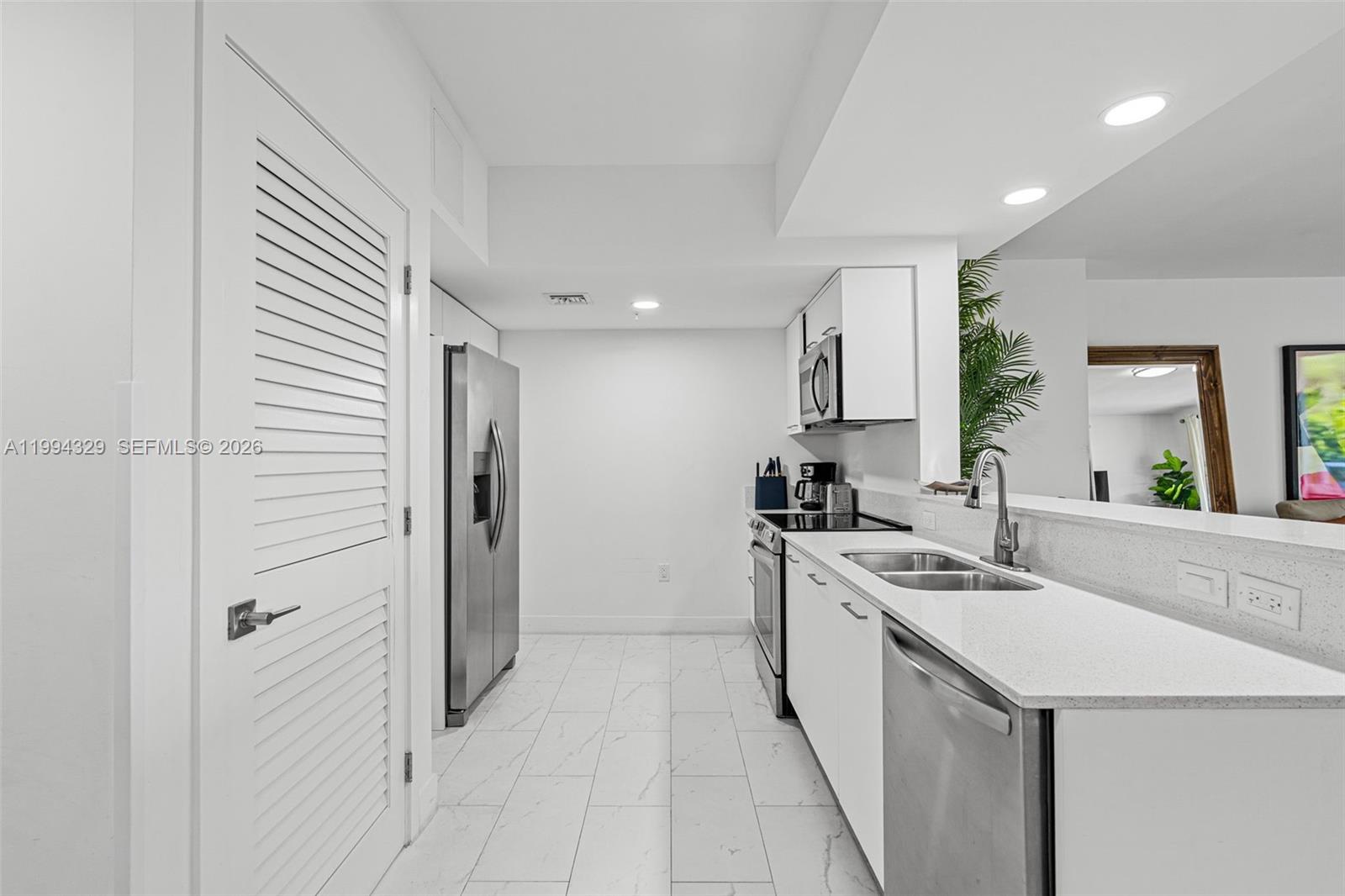 1850 Monroe St #310 Hollywood, FL 33020