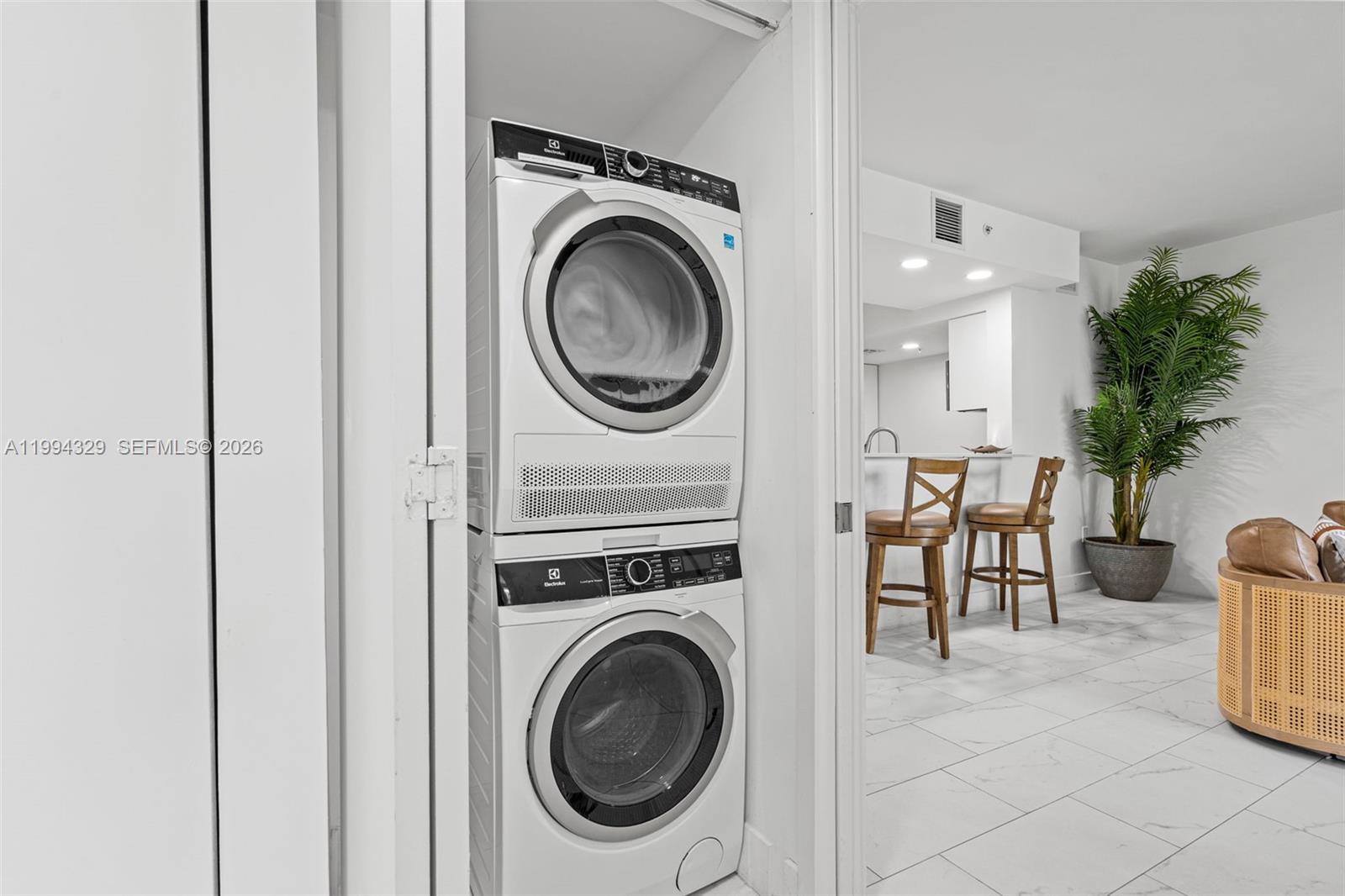 1850 Monroe St #310 Hollywood, FL 33020