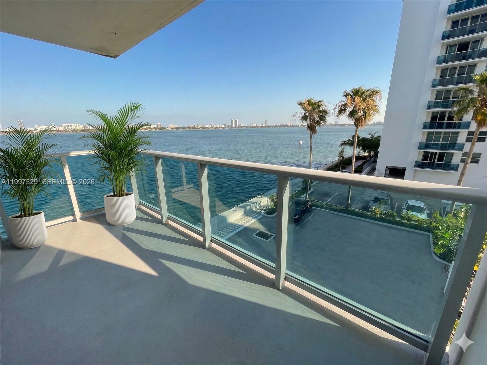 7501 E Treasure Dr #3D