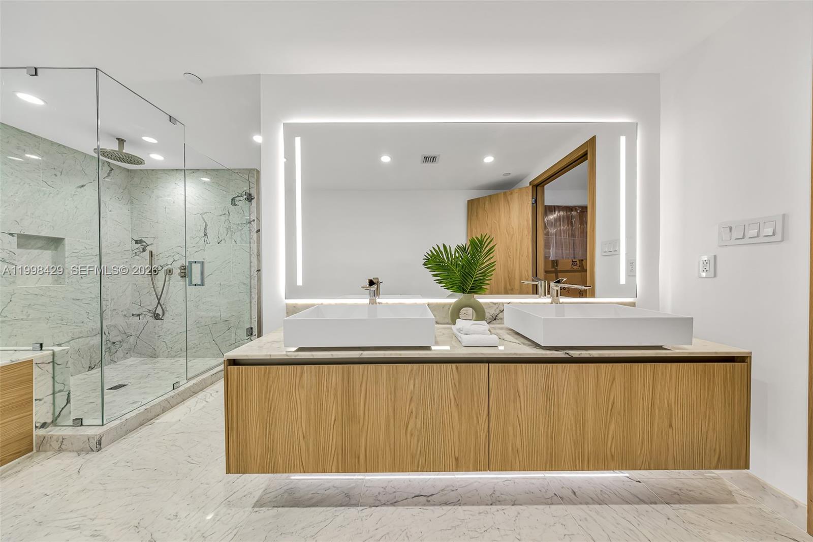 1135 103rd St #304 Bay Harbor Islands, FL 33154