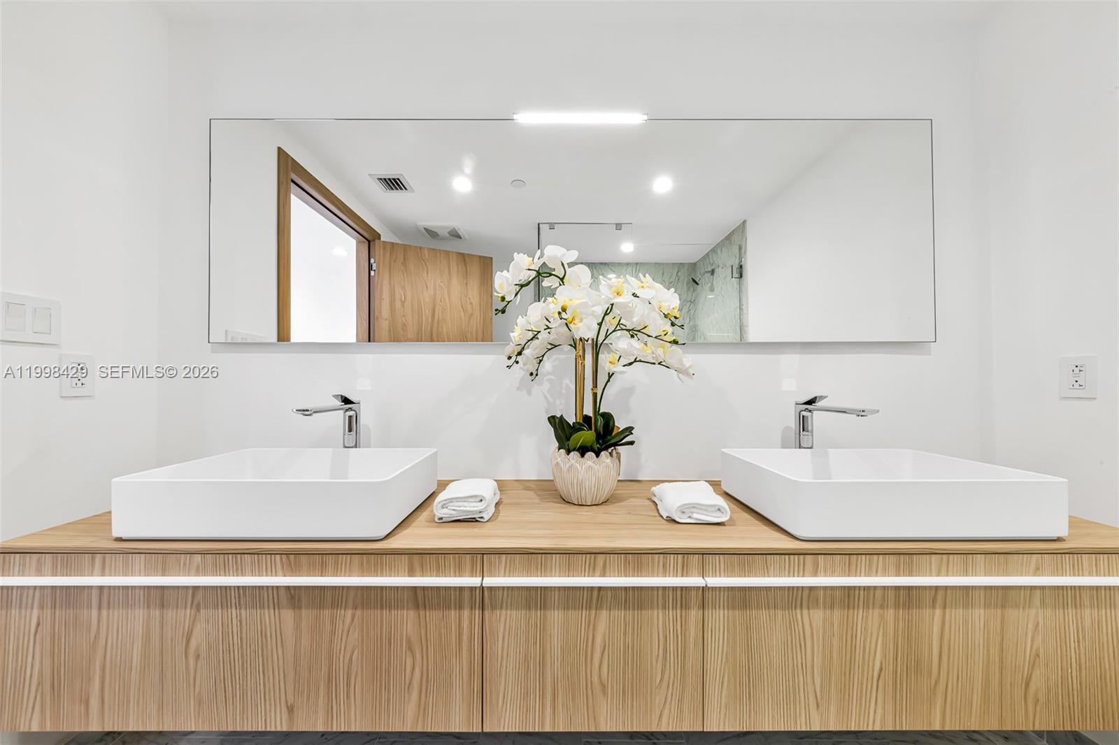 1135 103rd St #304 Bay Harbor Islands, FL 33154