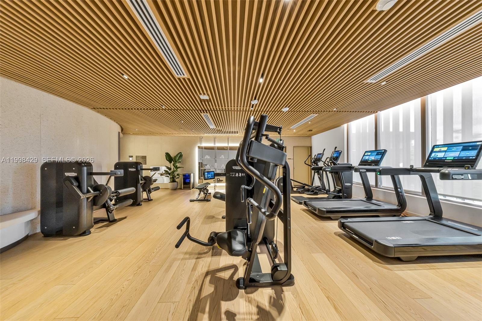 1135 103rd St #304 Bay Harbor Islands, FL 33154