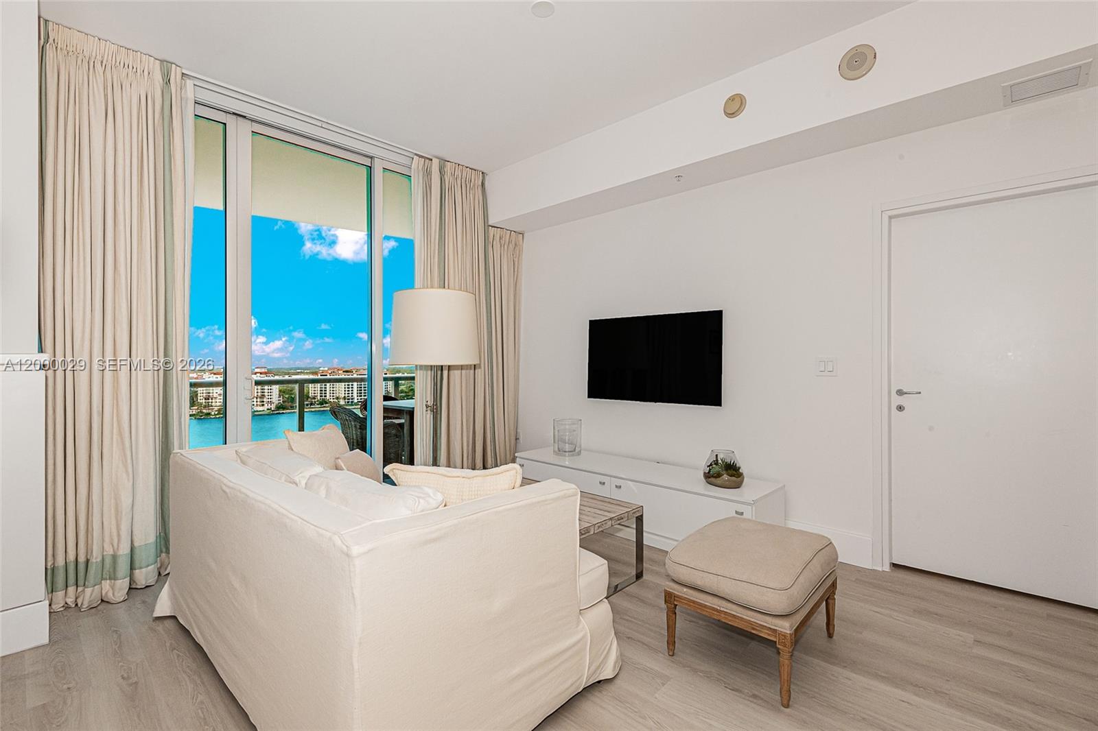 50 S Pointe Dr #1804 Miami Beach, FL 33139