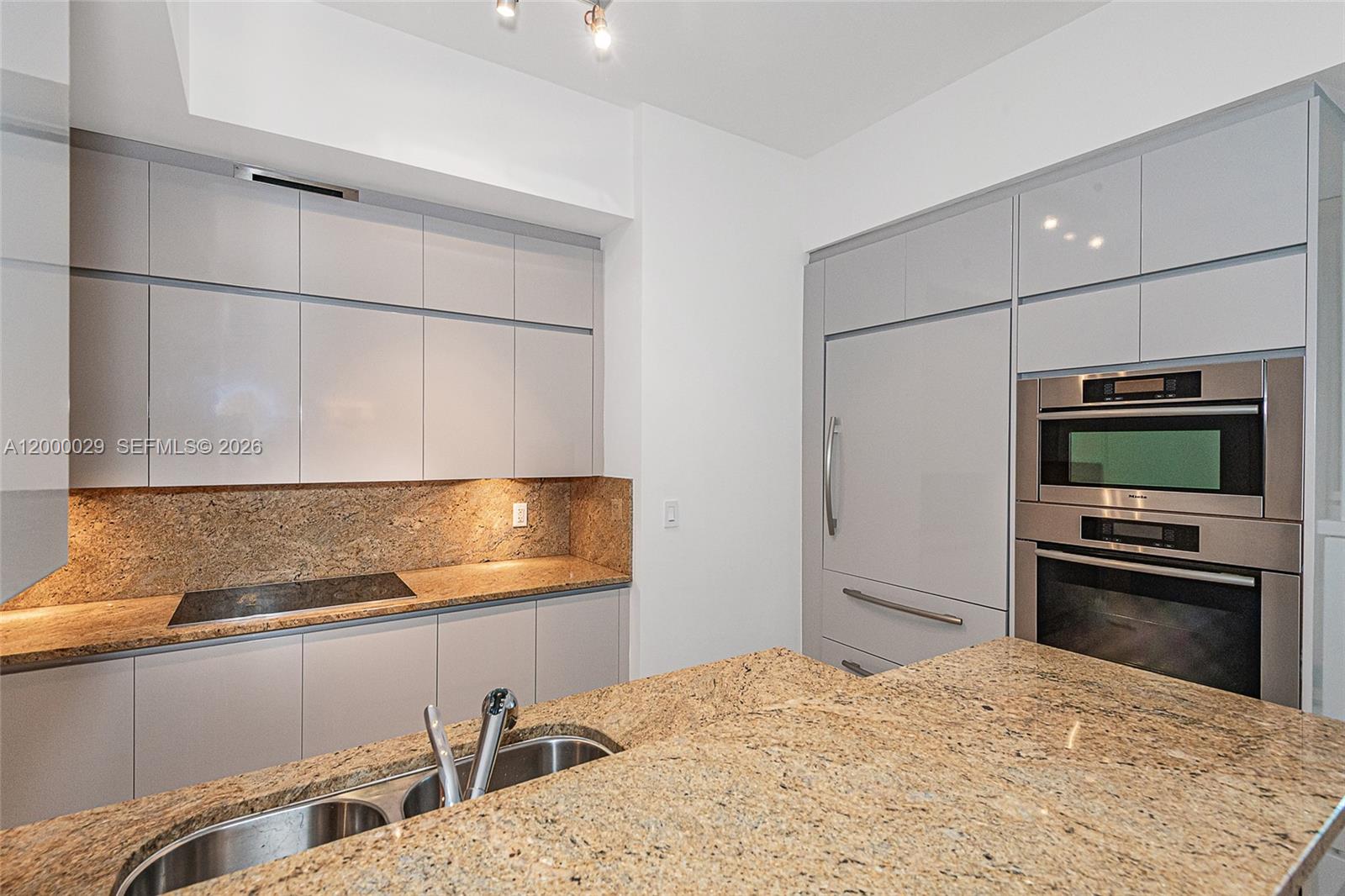 50 S Pointe Dr #1804 Miami Beach, FL 33139