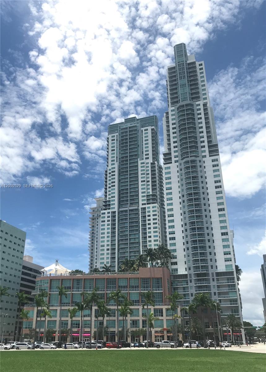 244 Biscayne Blvd #2907