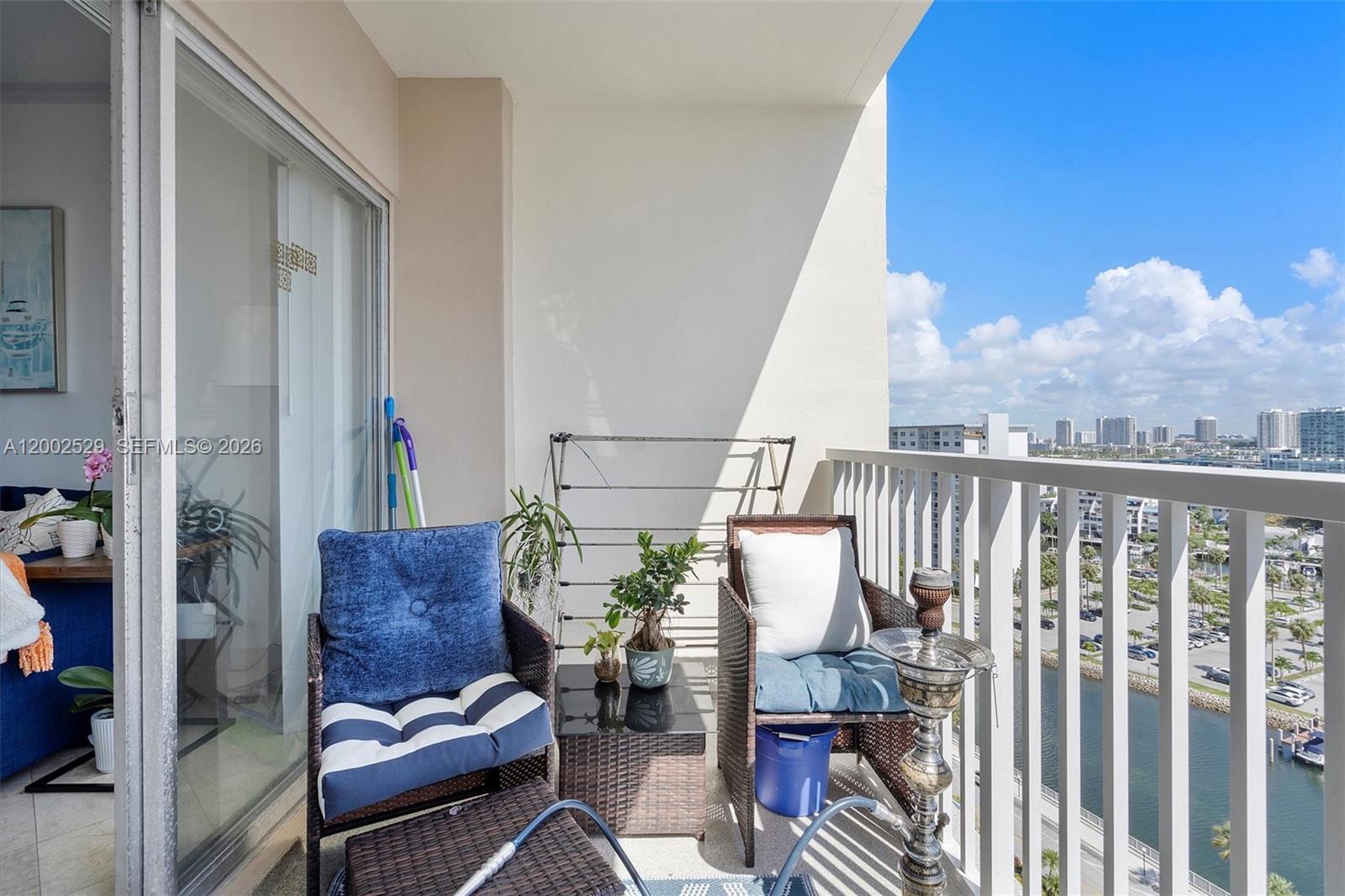 image Arlen House Condo5