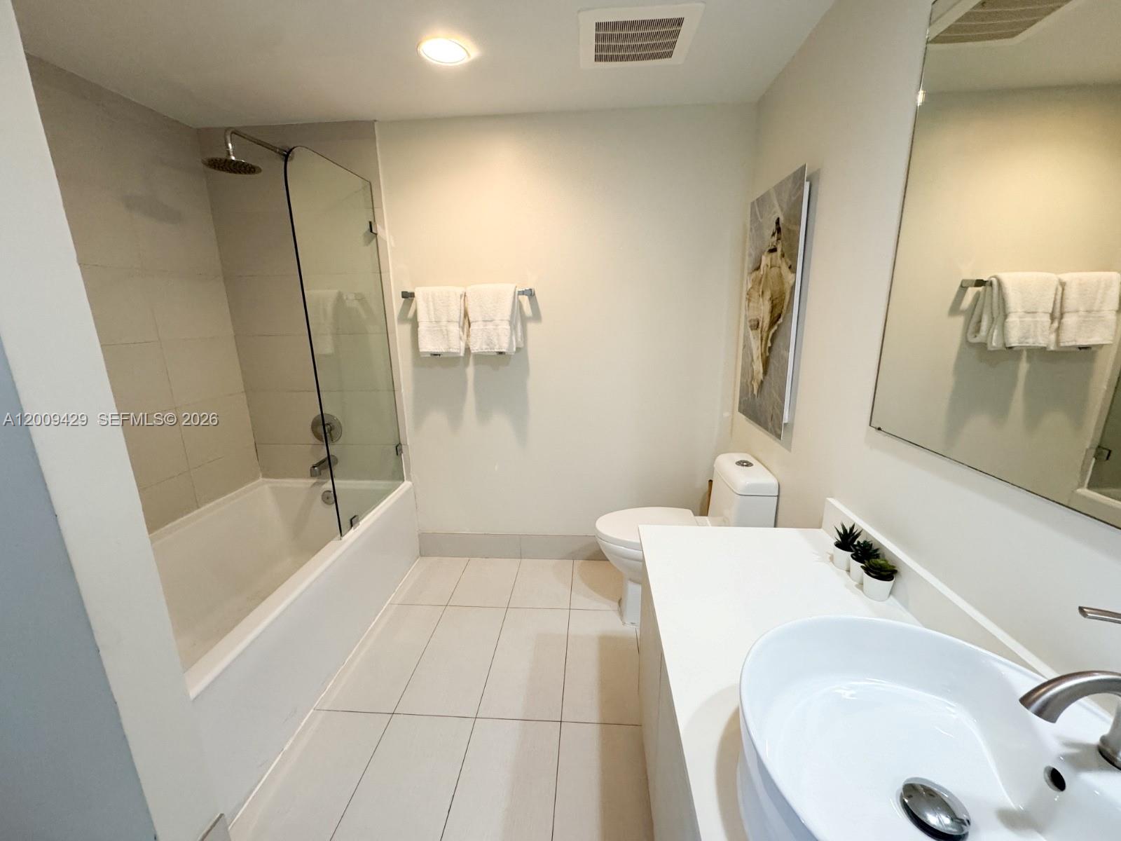 image Beachwalk Condominium9
