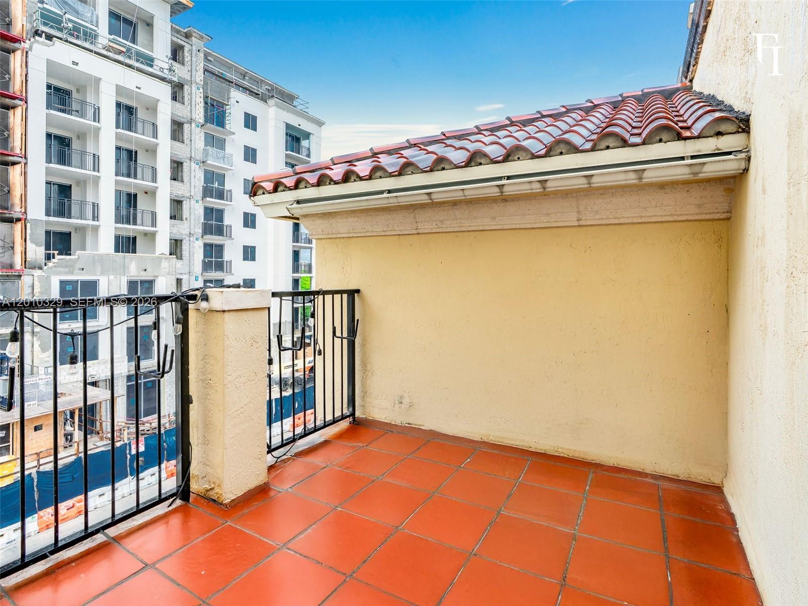 322 Madeira Ave #405 Coral Gables, FL 33134