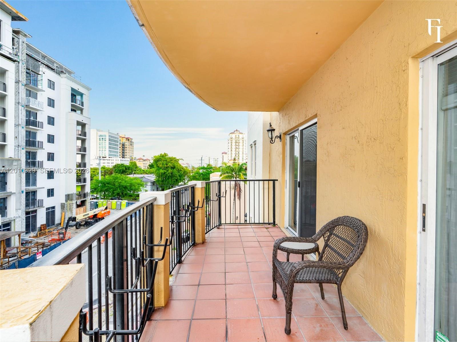 322 Madeira Ave #405 Coral Gables, FL 33134
