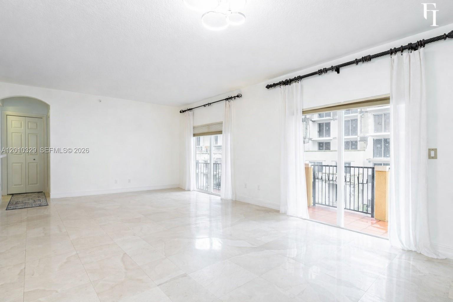 322 Madeira Ave #405 Coral Gables, FL 33134