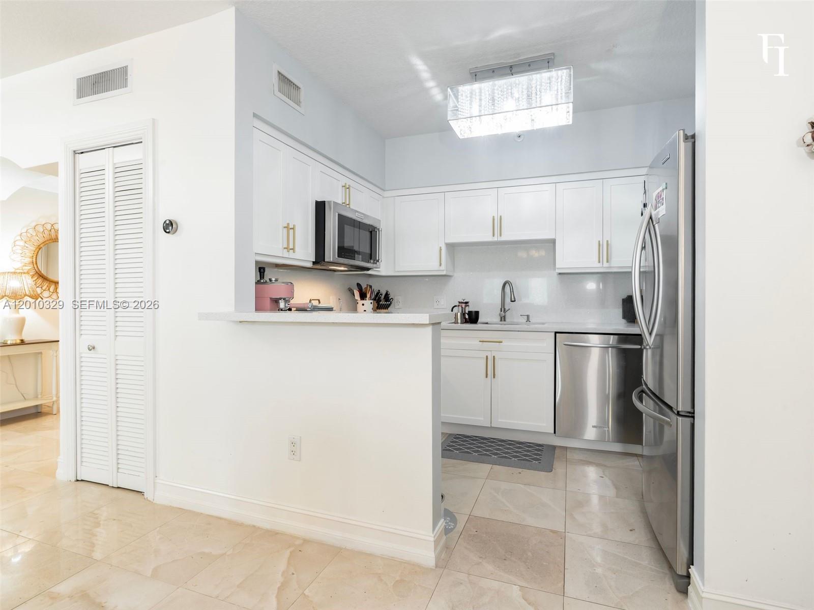 322 Madeira Ave #405 Coral Gables, FL 33134