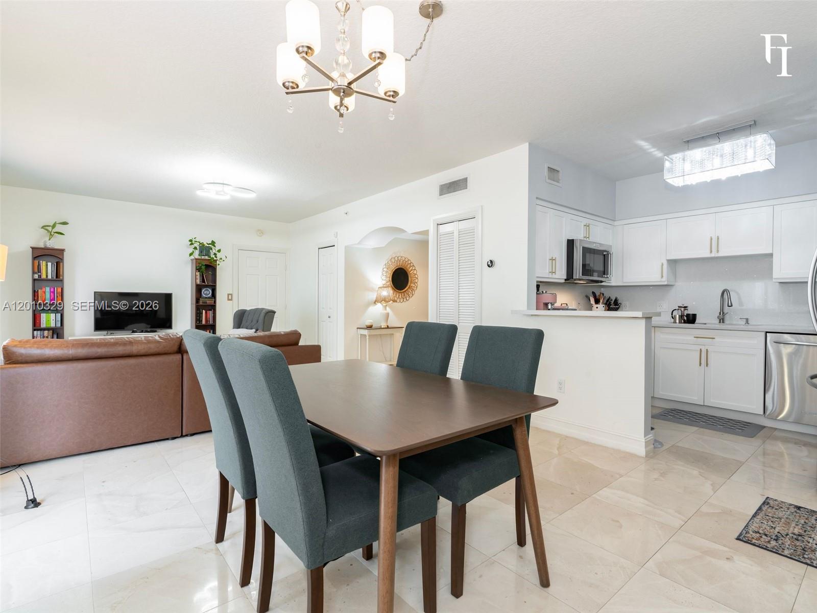 322 Madeira Ave #405 Coral Gables, FL 33134