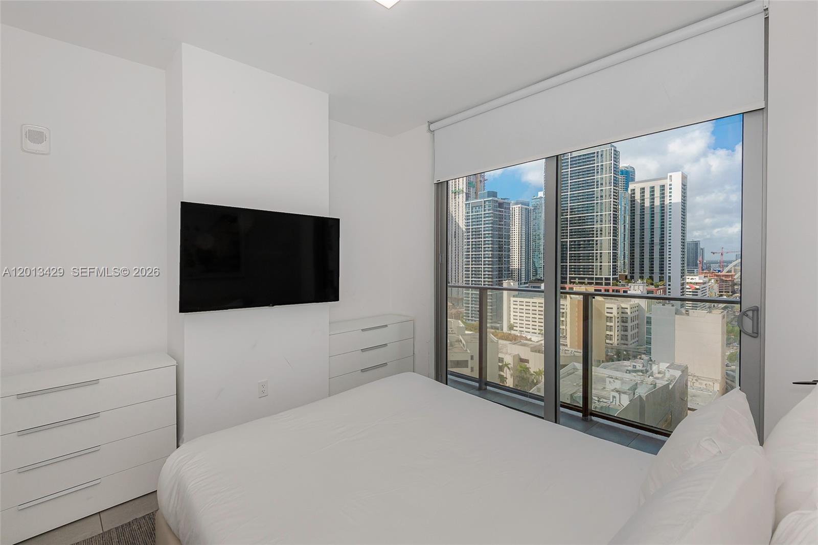 227 NE 2nd St #2206 Miami, FL 33132