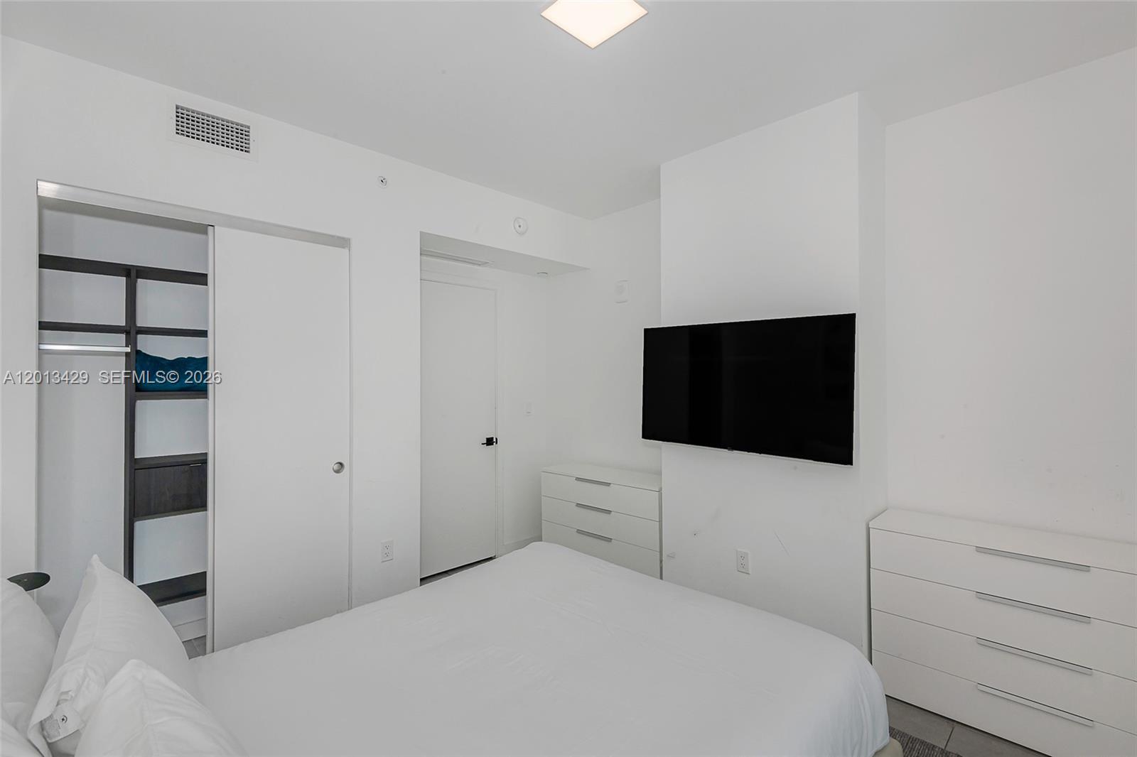 227 NE 2nd St #2206 Miami, FL 33132
