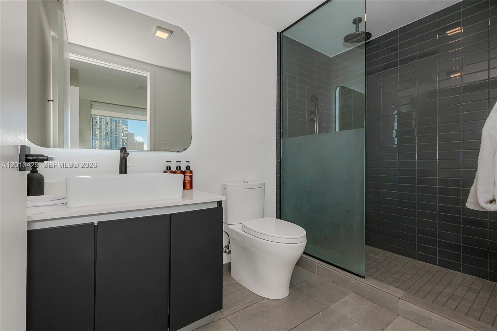 227 NE 2nd St #2206 Miami, FL 33132