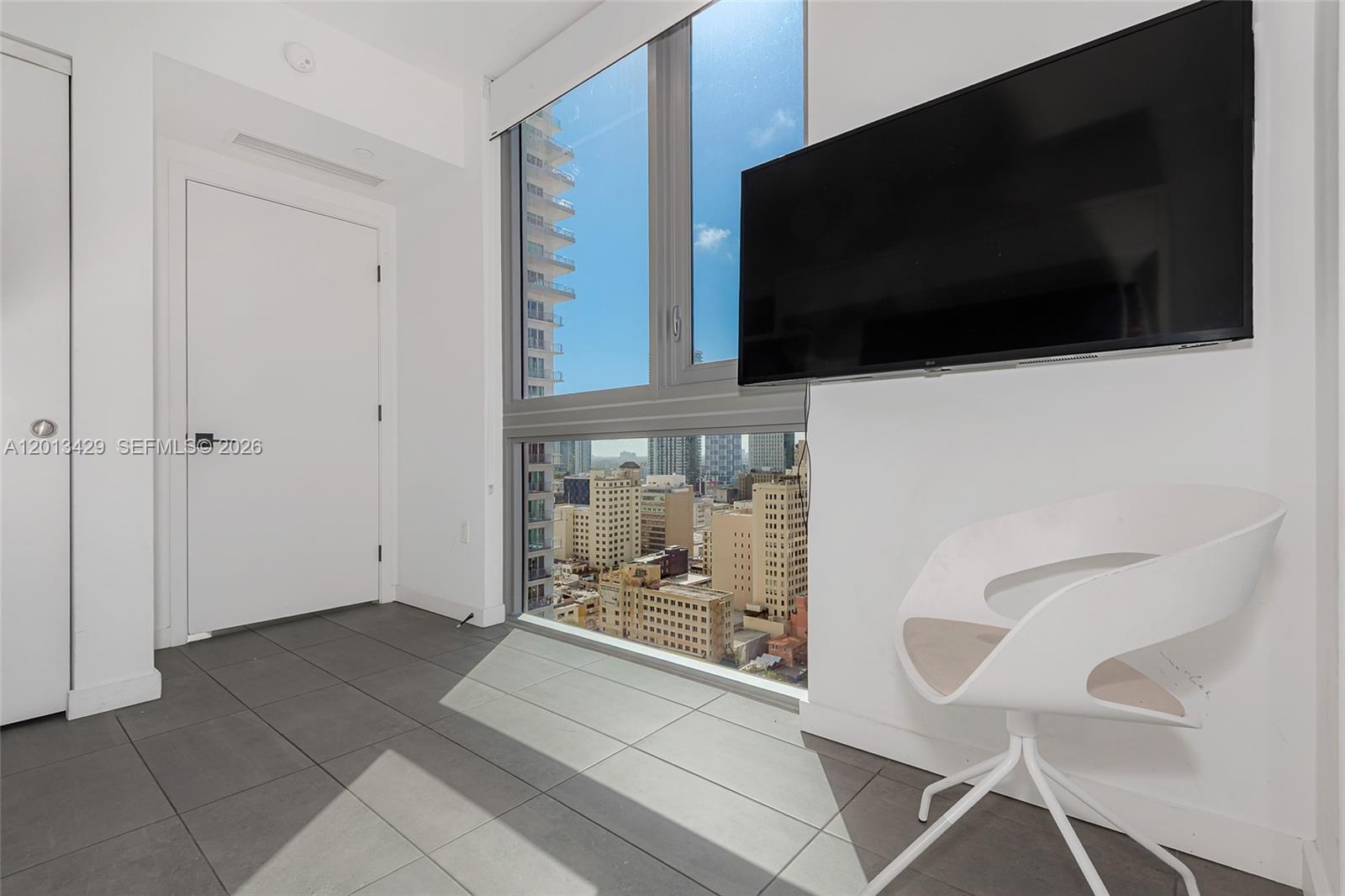 227 NE 2nd St #2206 Miami, FL 33132