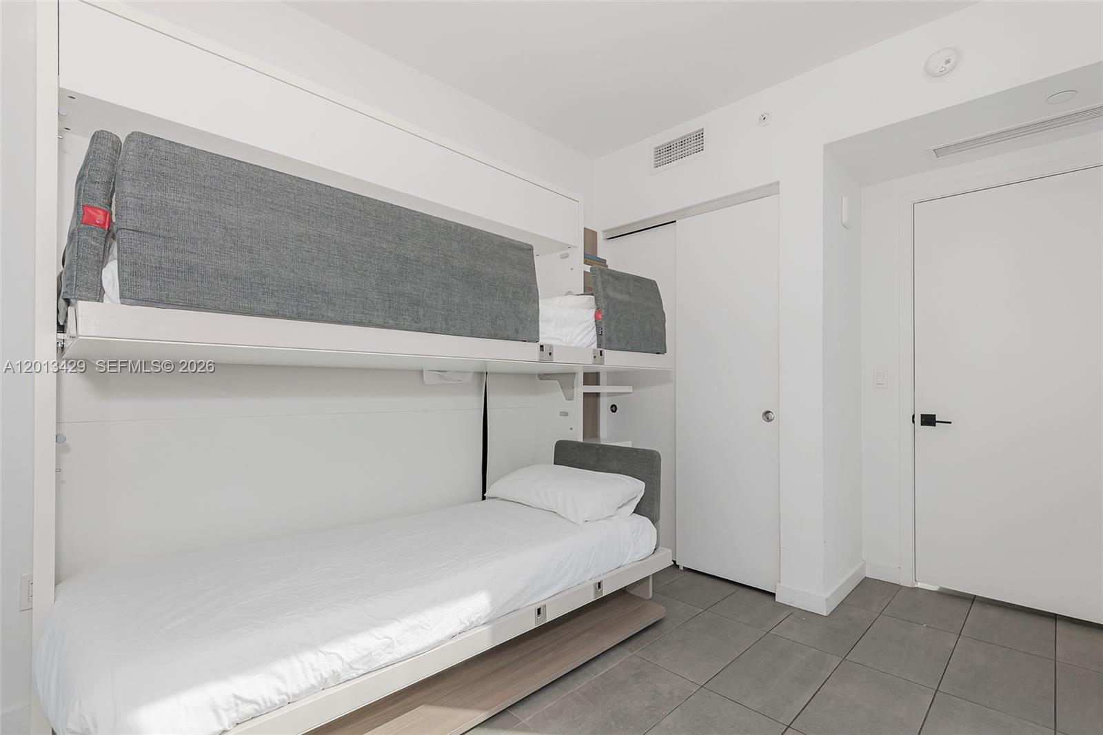 227 NE 2nd St #2206 Miami, FL 33132