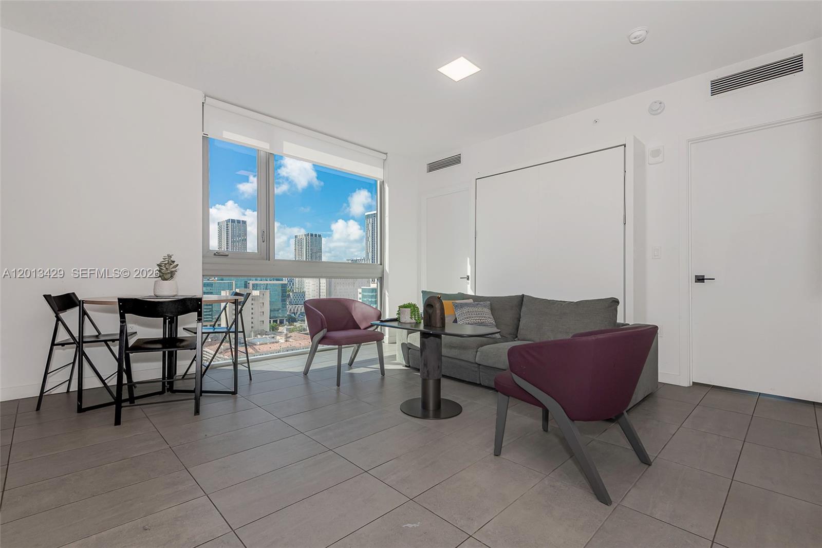 227 NE 2nd St #2206 Miami, FL 33132