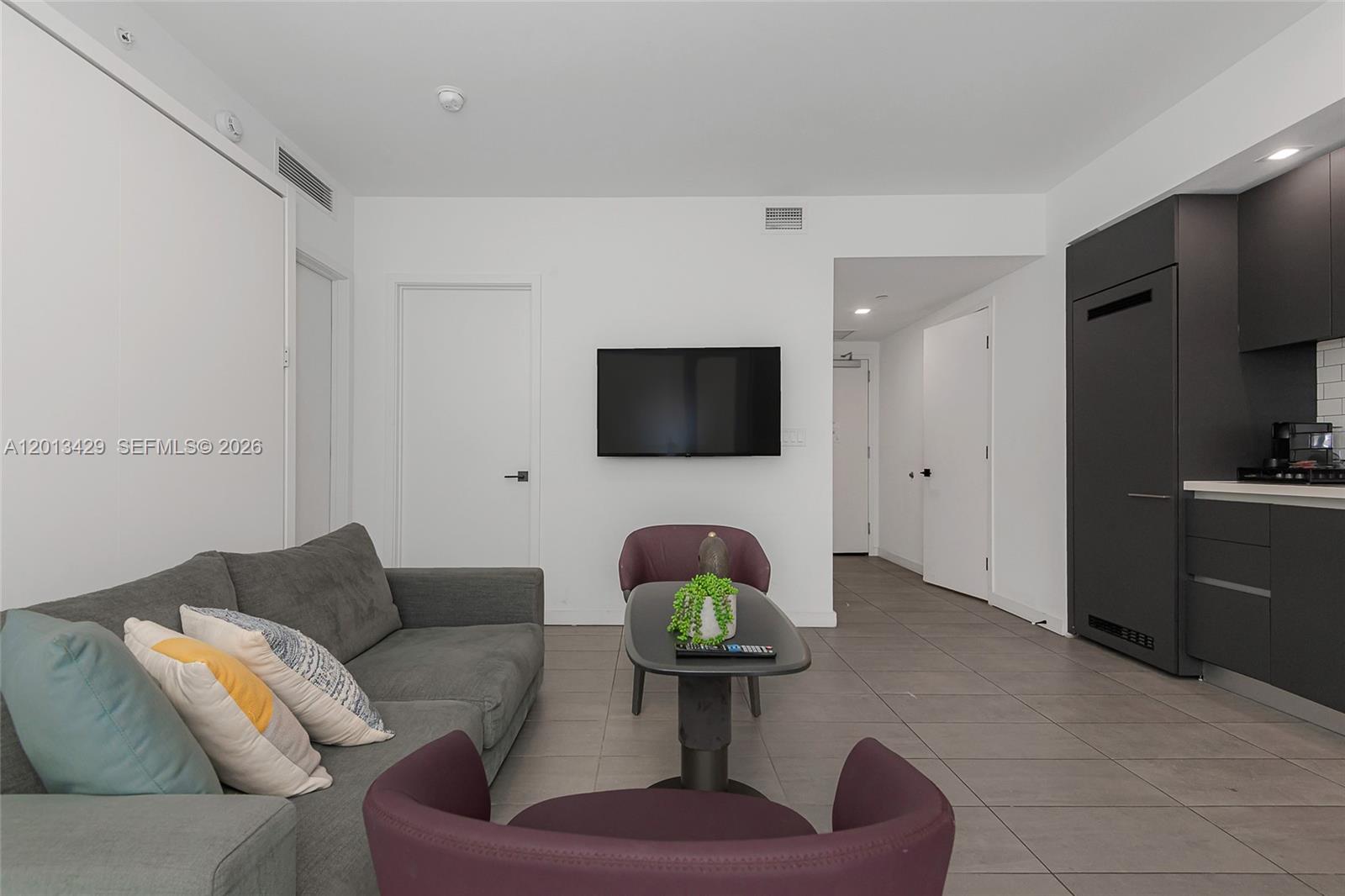 227 NE 2nd St #2206 Miami, FL 33132