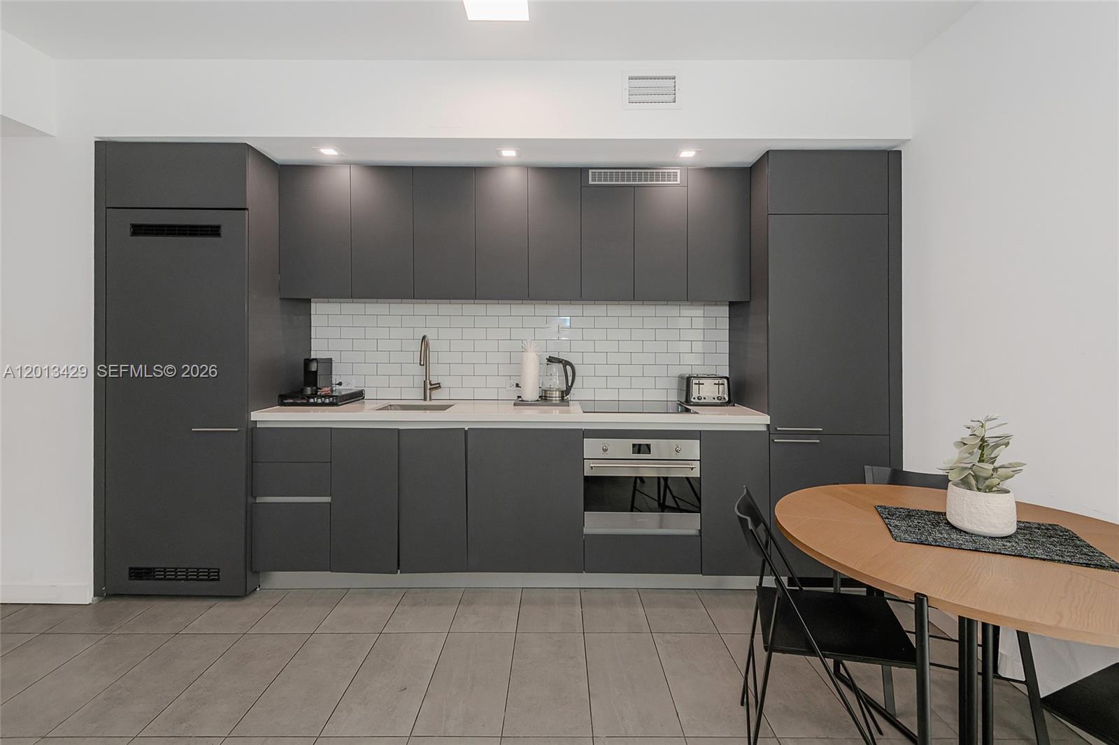 227 NE 2nd St #2206 Miami, FL 33132