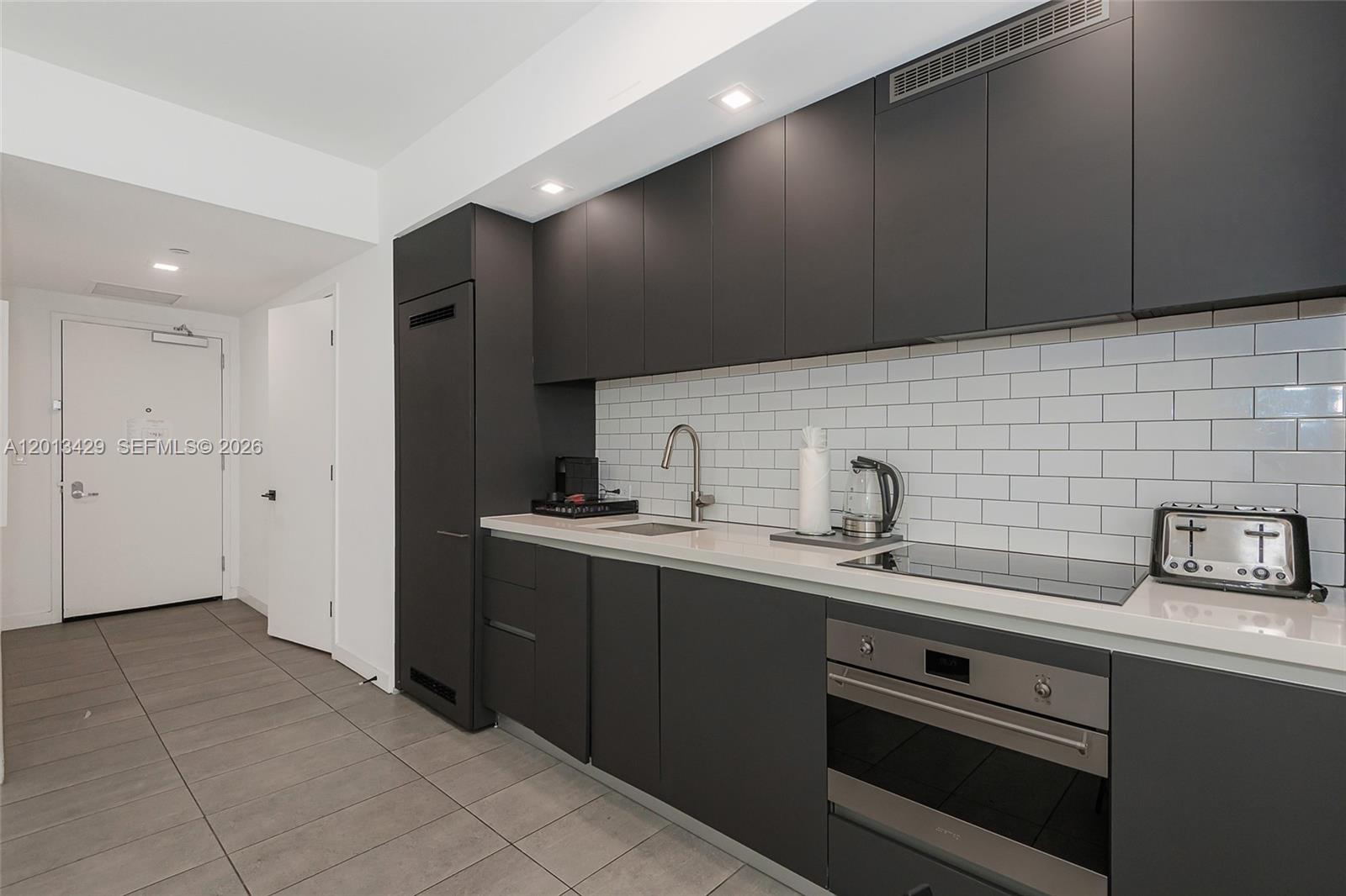 227 NE 2nd St #2206 Miami, FL 33132