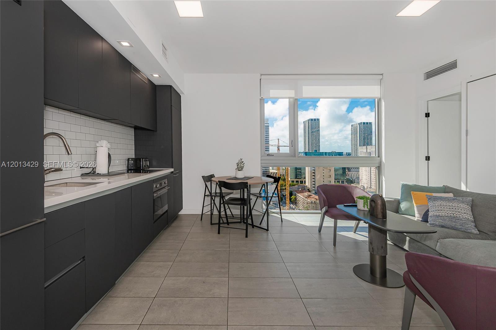 227 NE 2nd St #2206 Miami, FL 33132