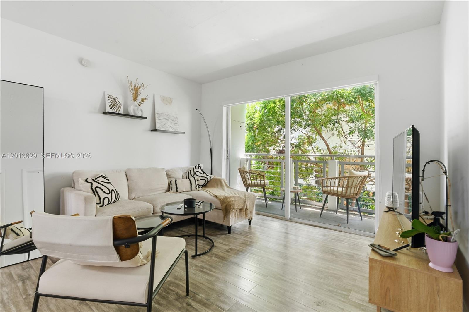 716 Michigan Ave #303
