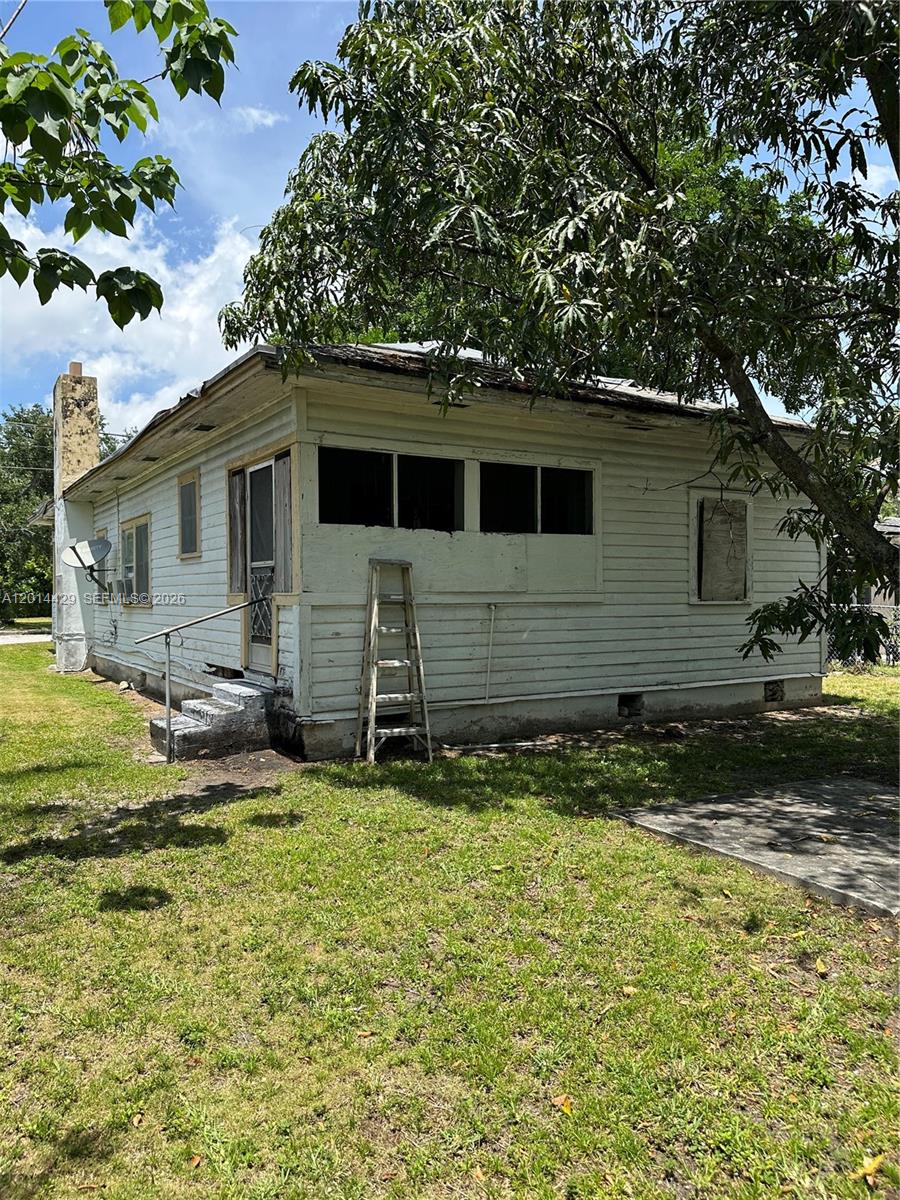 3566 Thomas Ave Miami, FL 33133