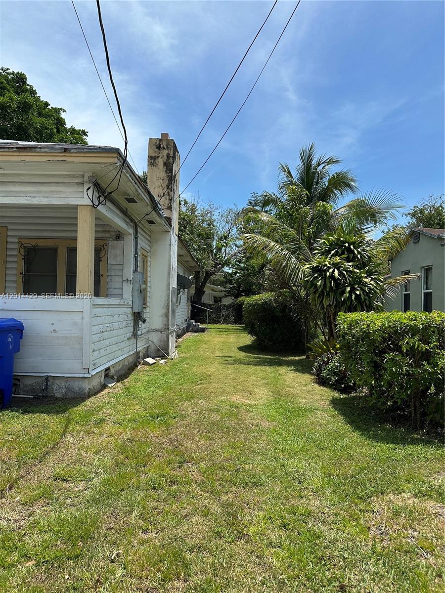 3566 Thomas Ave Miami, FL 33133