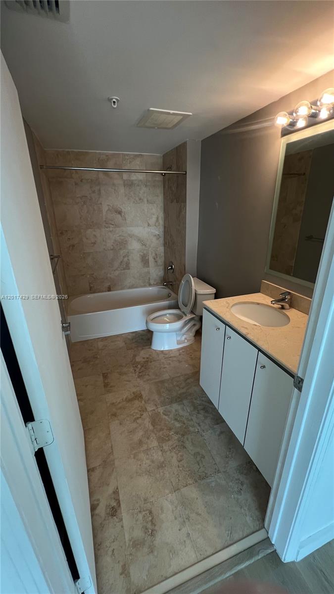 9055 SW 73rd Ct #2007 Miami, FL 33156