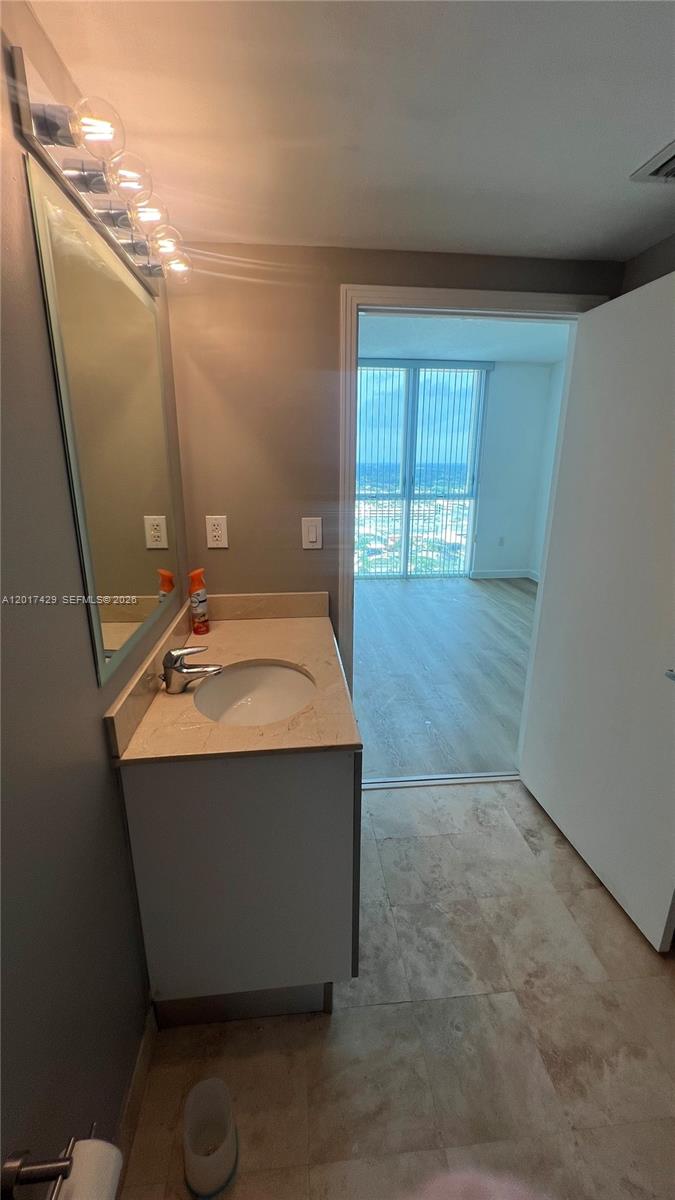 9055 SW 73rd Ct #2007 Miami, FL 33156