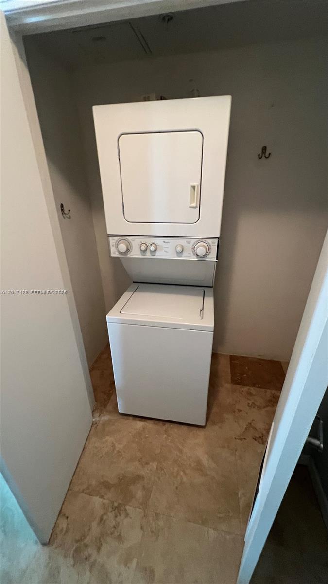 9055 SW 73rd Ct #2007 Miami, FL 33156
