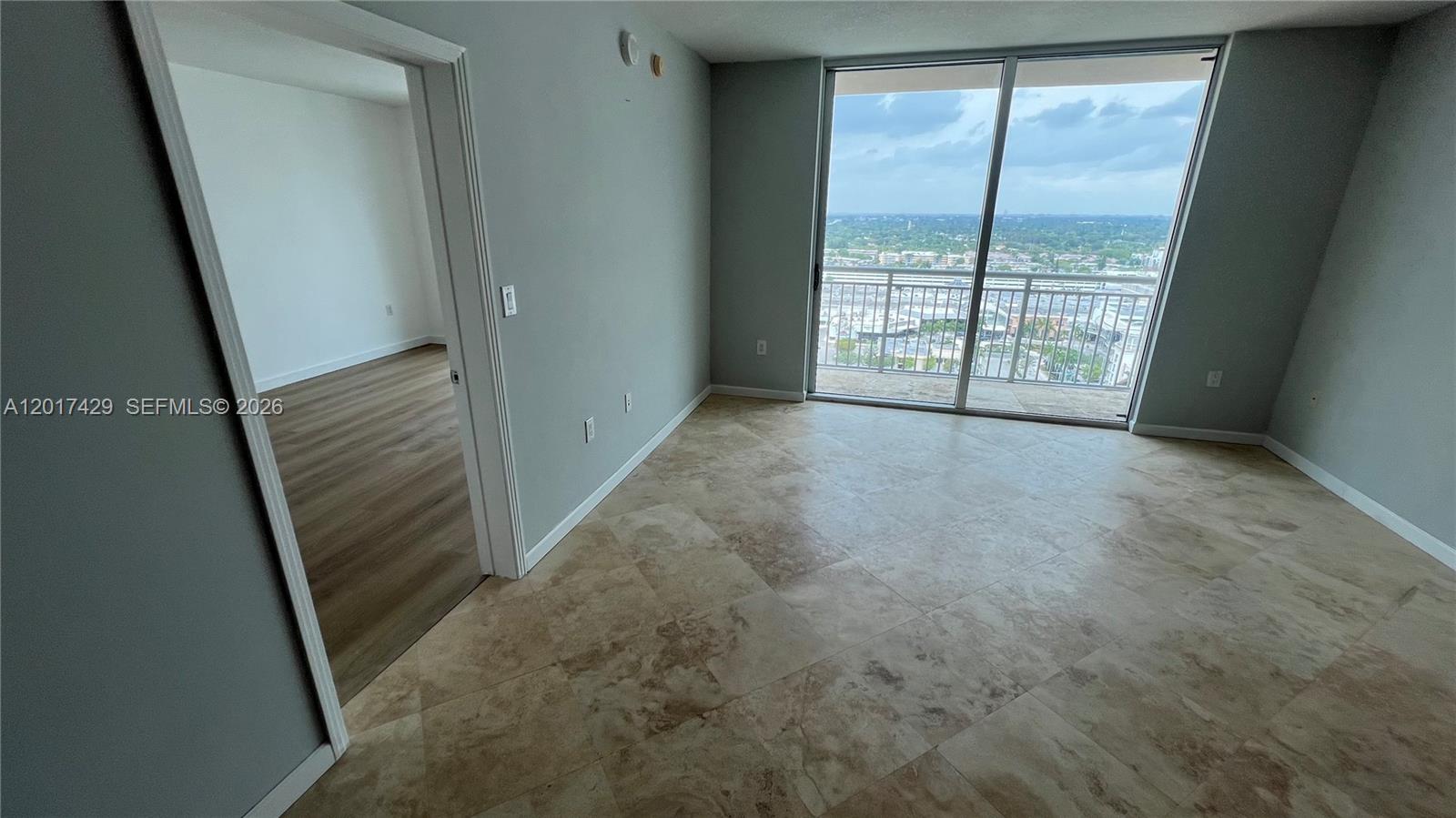 9055 SW 73rd Ct #2007 Miami, FL 33156