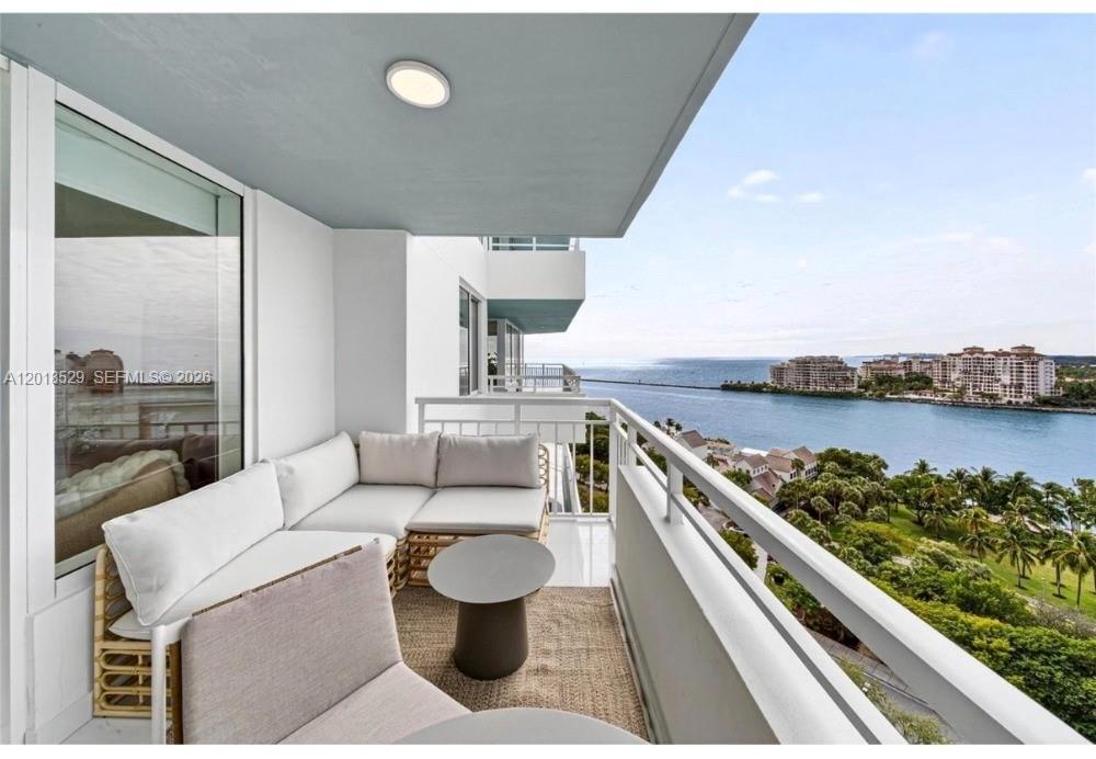 400 S Pointe Dr #1501 Miami Beach, FL 33139