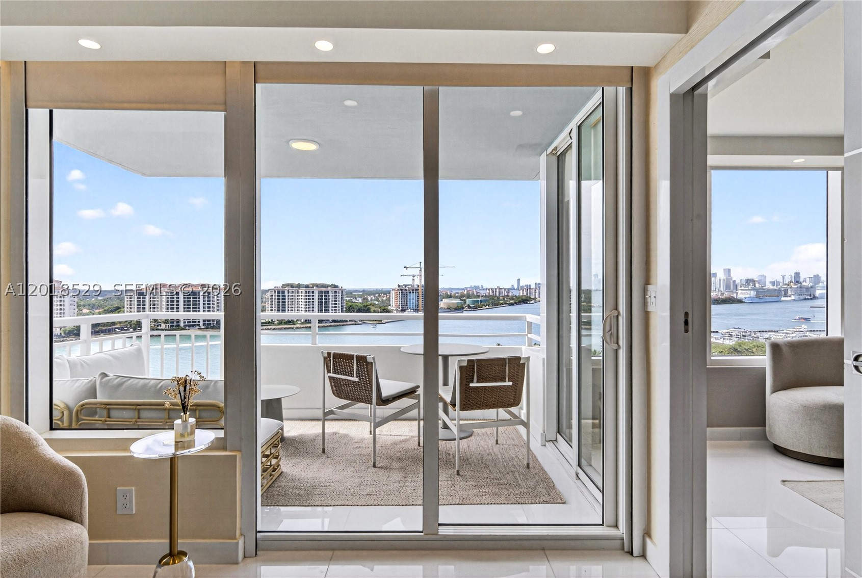 image South Pointe Towers12