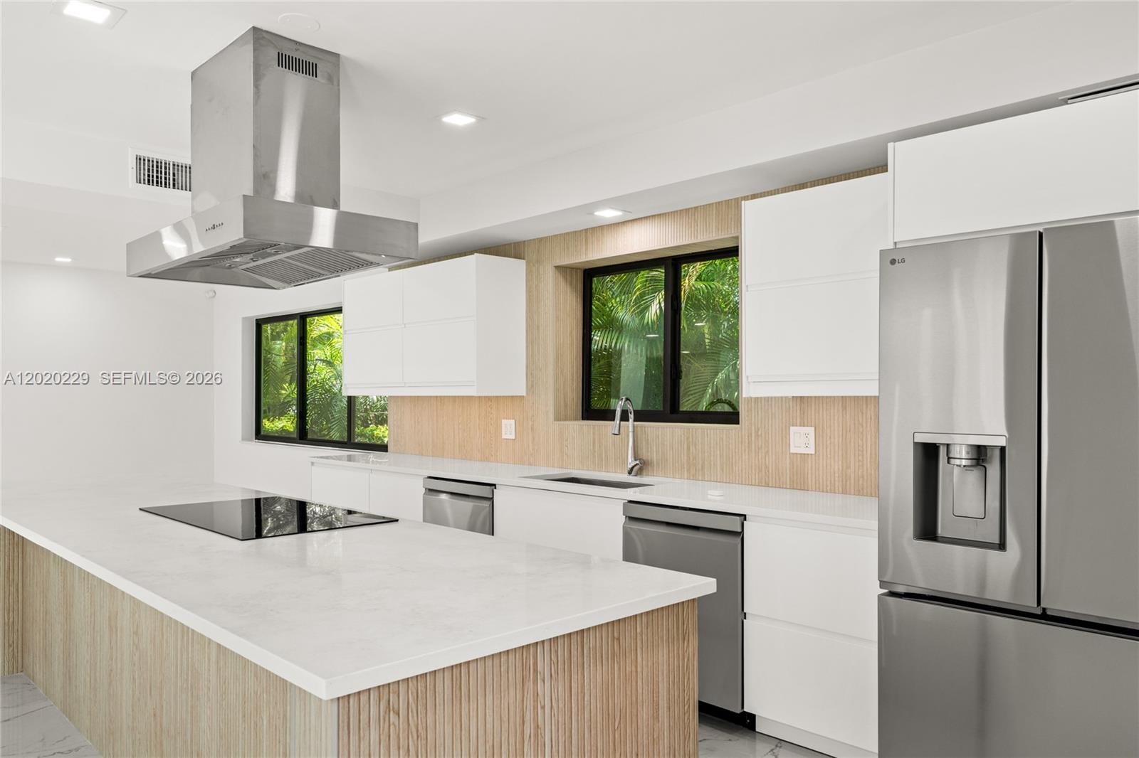112 E 1st Ct Miami Beach, FL 33139