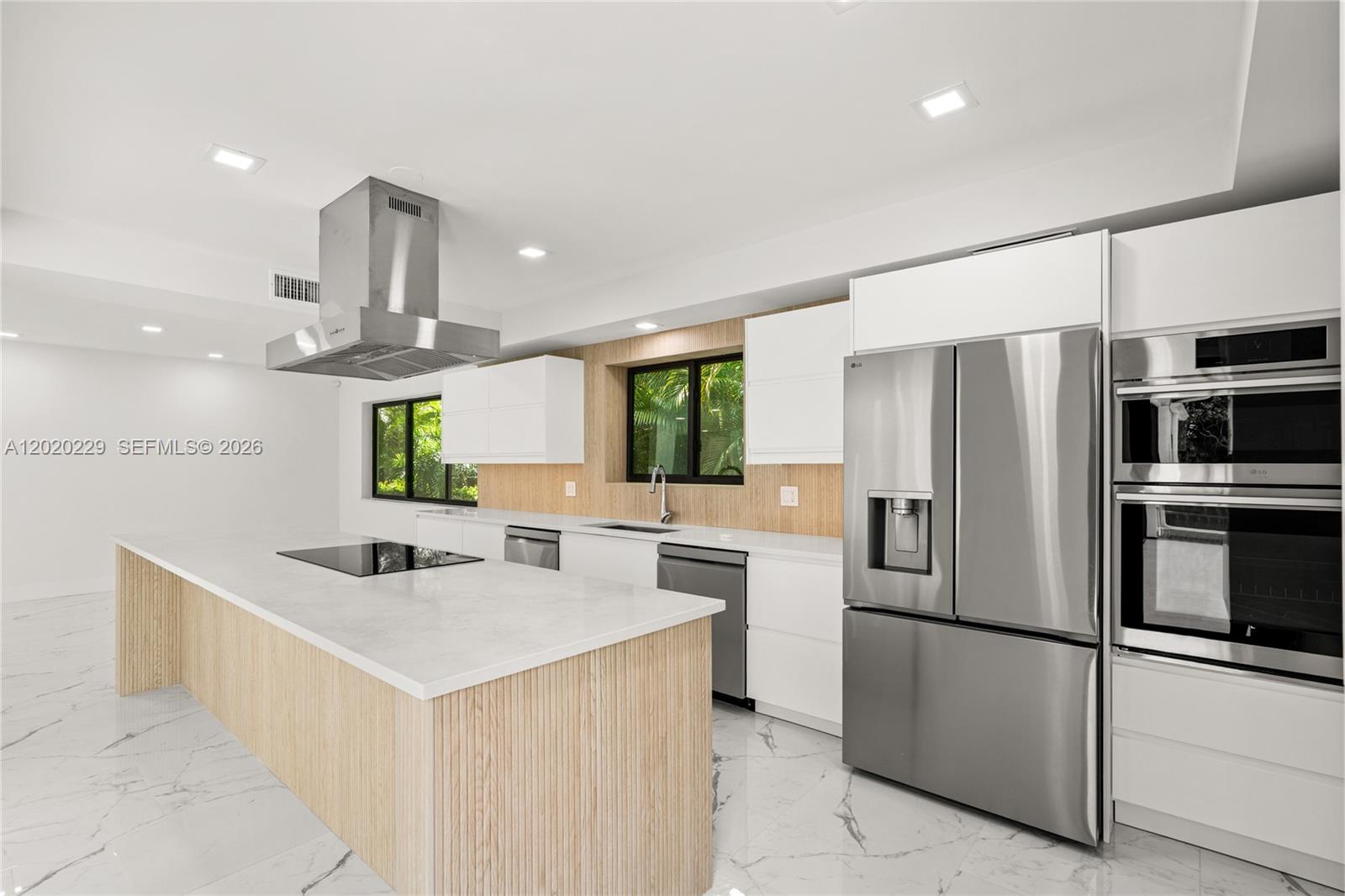 112 E 1st Ct Miami Beach, FL 33139