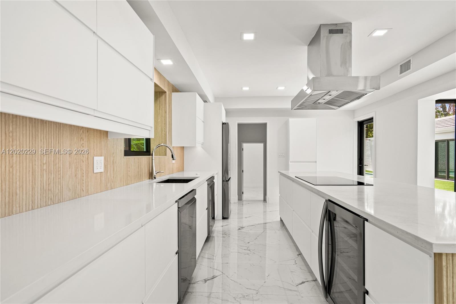 112 E 1st Ct Miami Beach, FL 33139