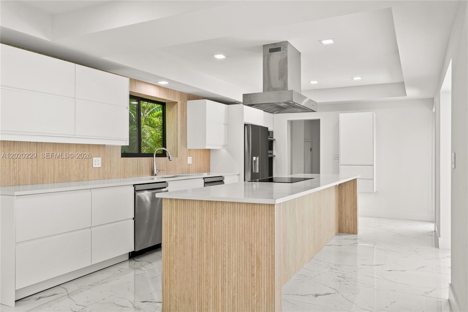 112 E 1st Ct Miami Beach, FL 33139