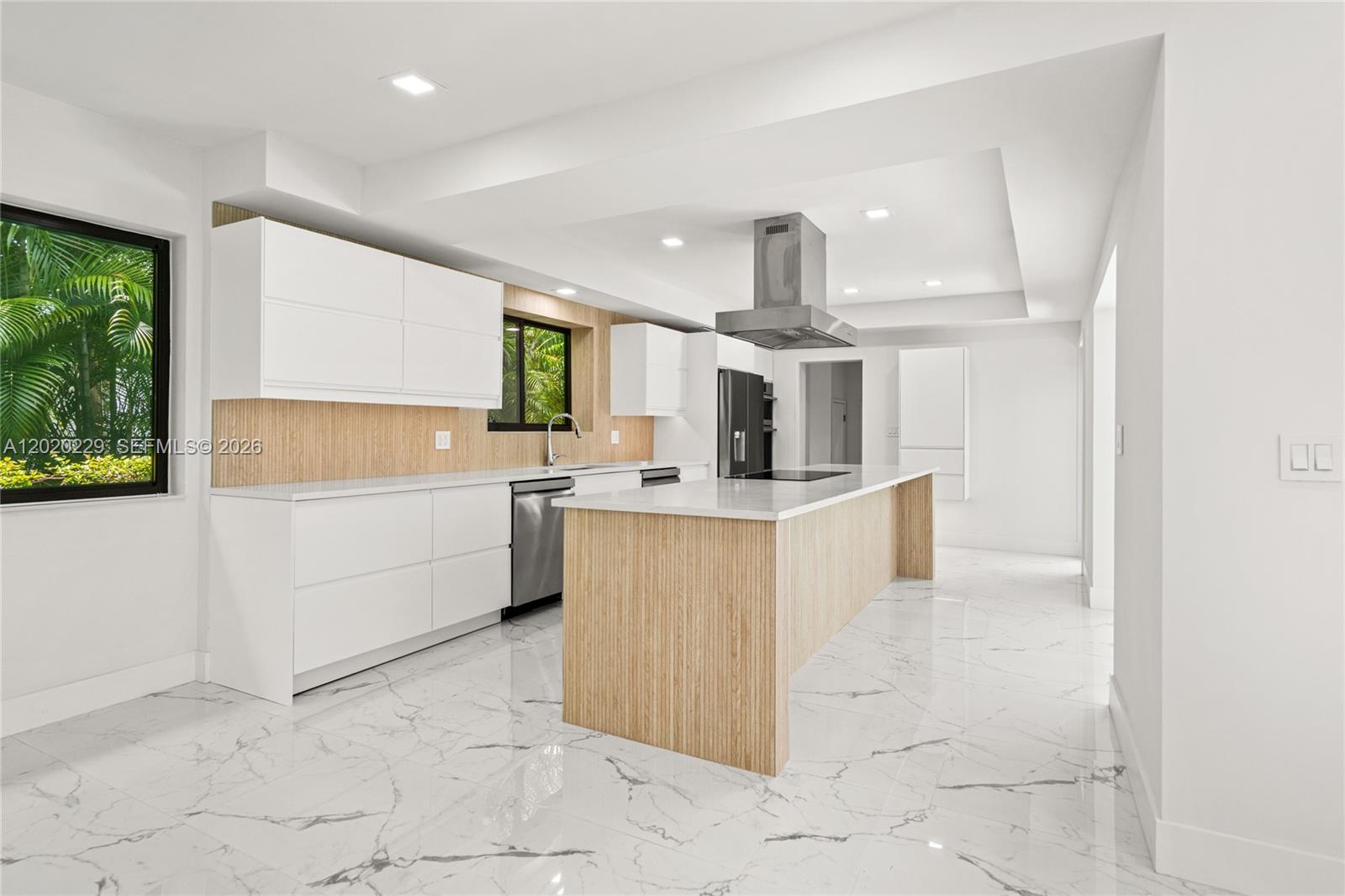 112 E 1st Ct Miami Beach, FL 33139